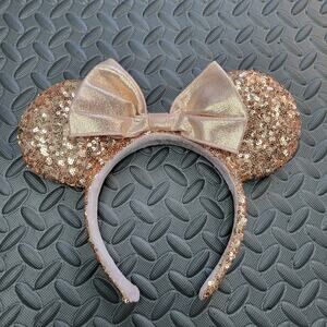 Disney Parks Rose Gold Minnie Mouse Ears Sequin Headband Bow
